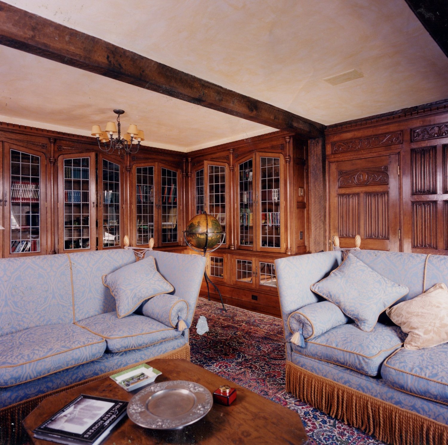 Stuart Interiors Tudor House, Connecticut, USA